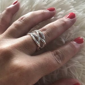 NEW Silver Plated Fashion Jewelry Ring Size 6